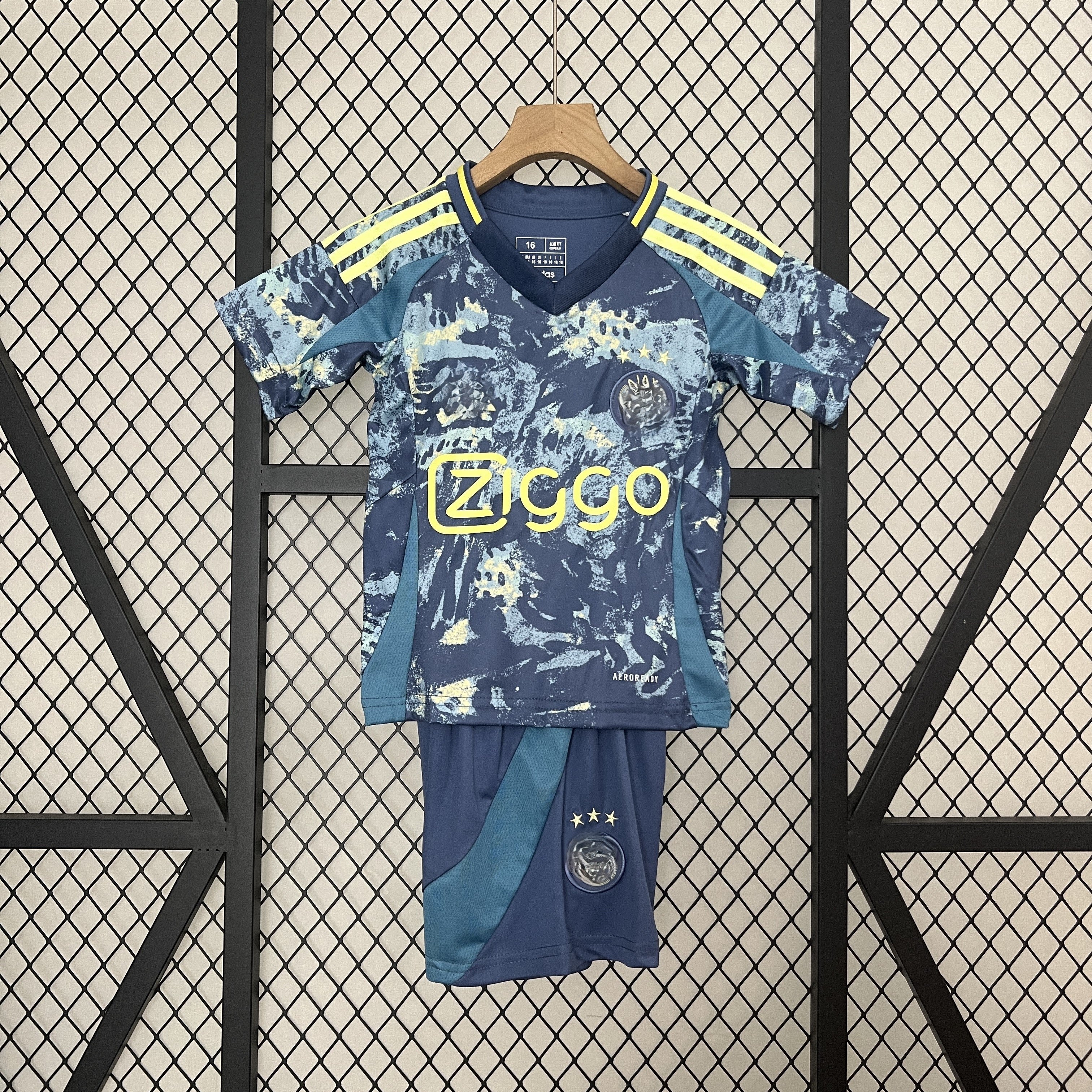 Kit  24/25 Kids Ajax away