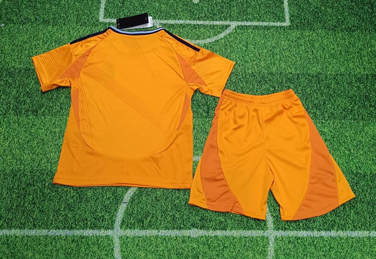 Kit 24-25 Real Madrid naranja segunda equipacion