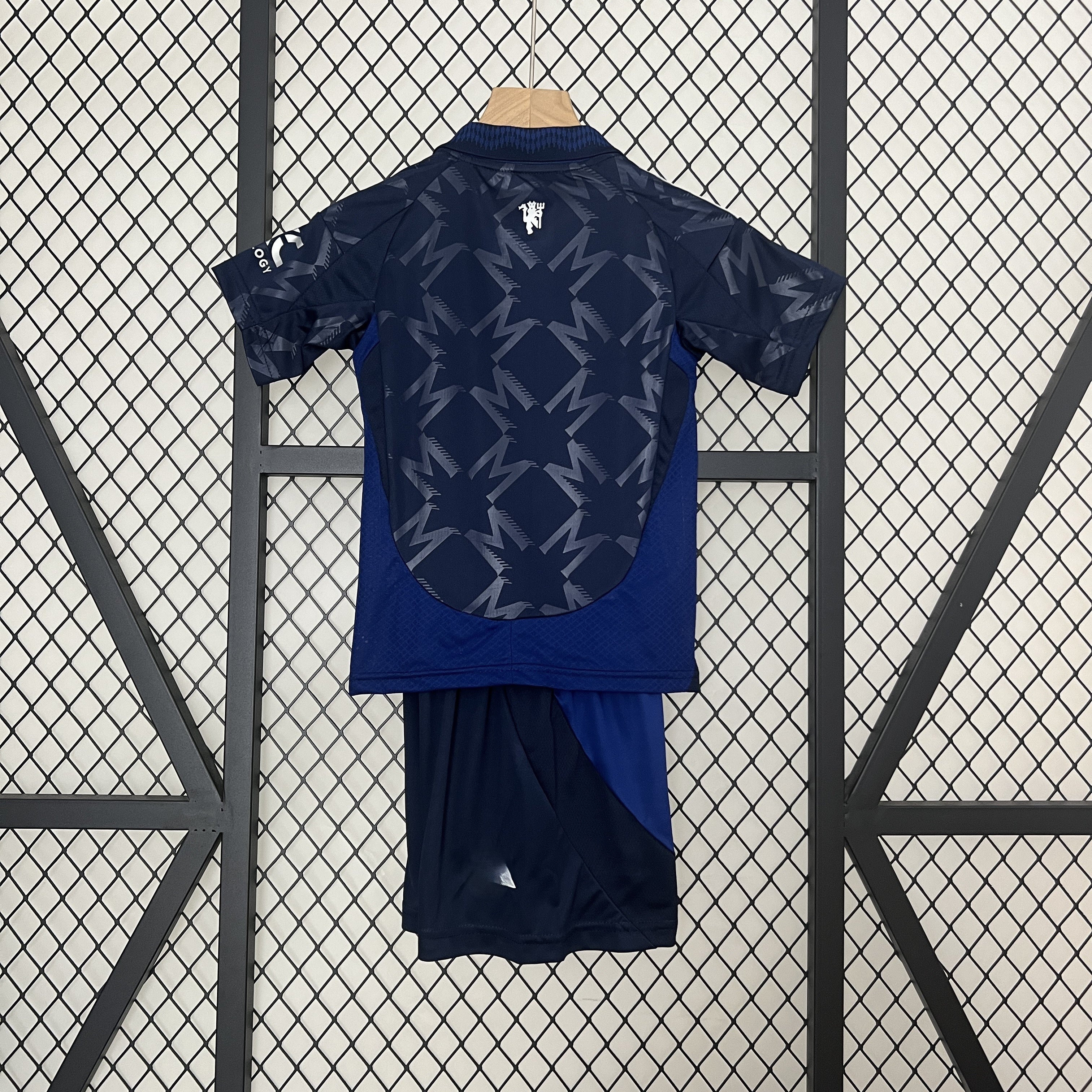 Kit 24/25 Kids Manchester United  away