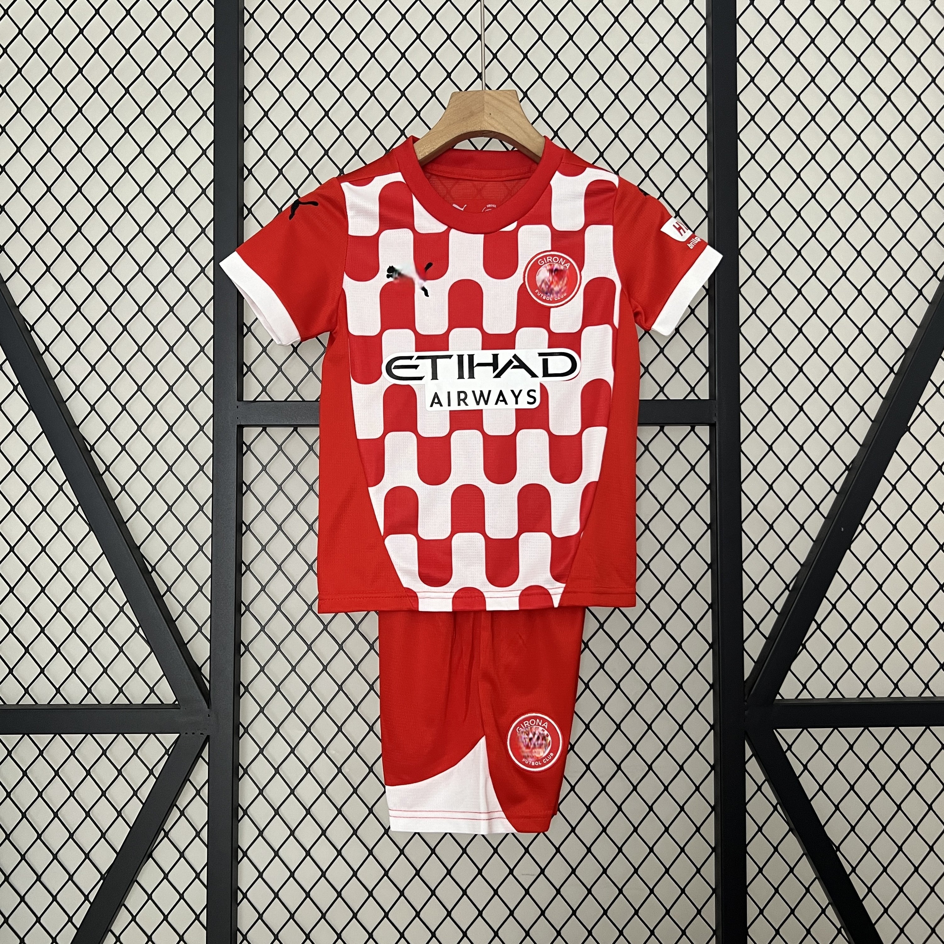 24/25 Kit Girona Home
