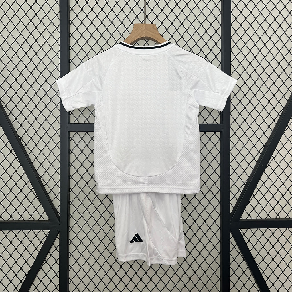 Real Madrid 24/25 home kit