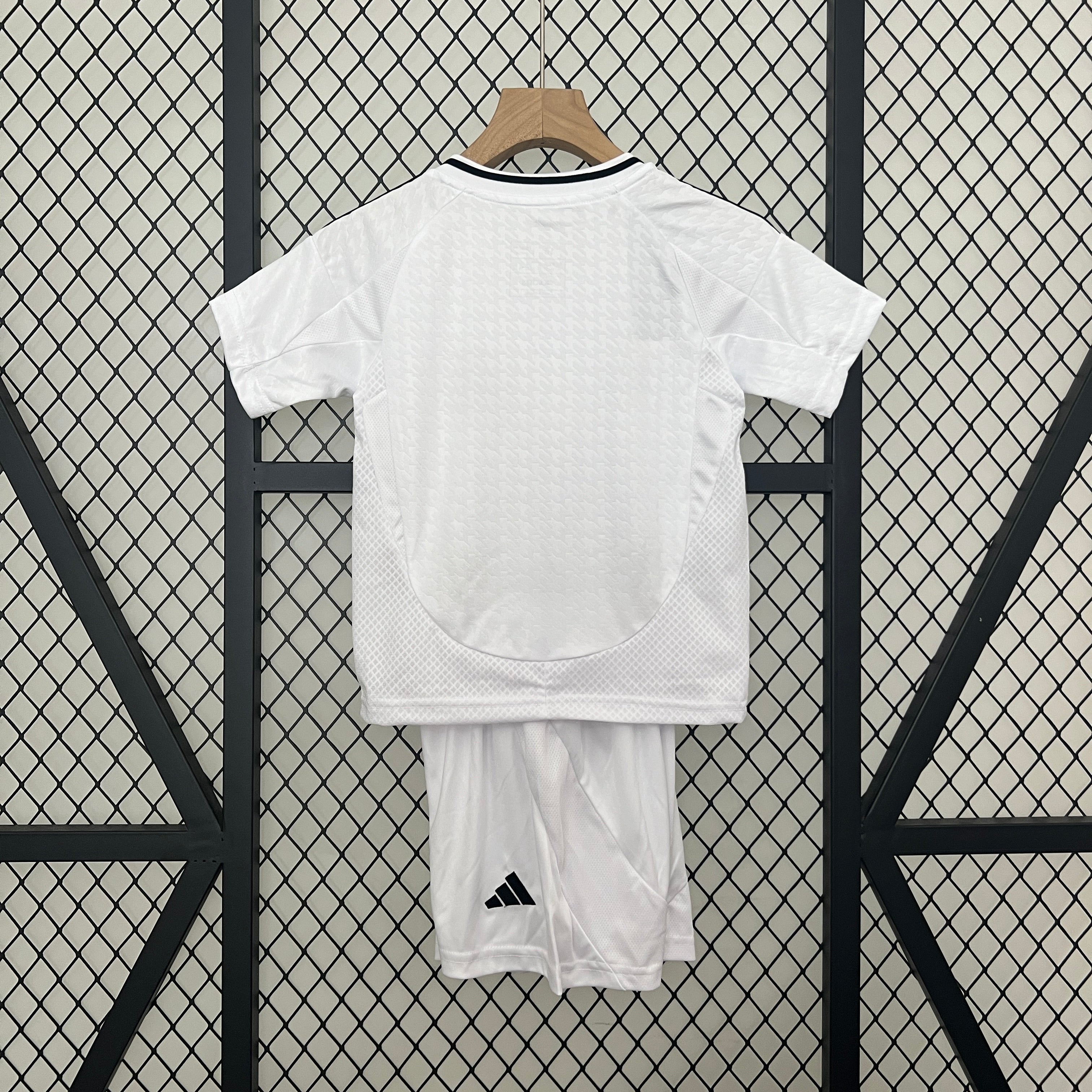 KIT 24/25 Real Madrid home
