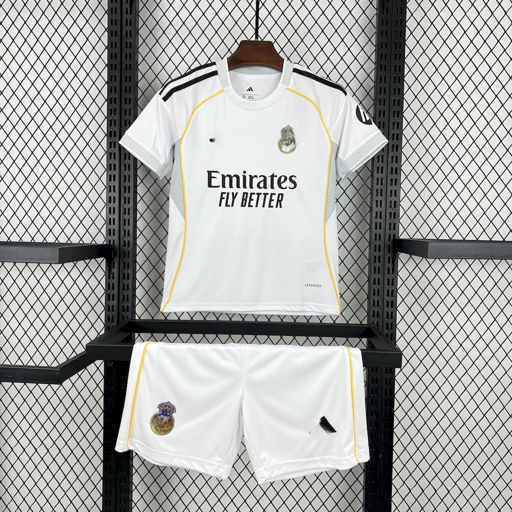 Kit Niño 25/26 kids Real Madrid home size: 16-28
