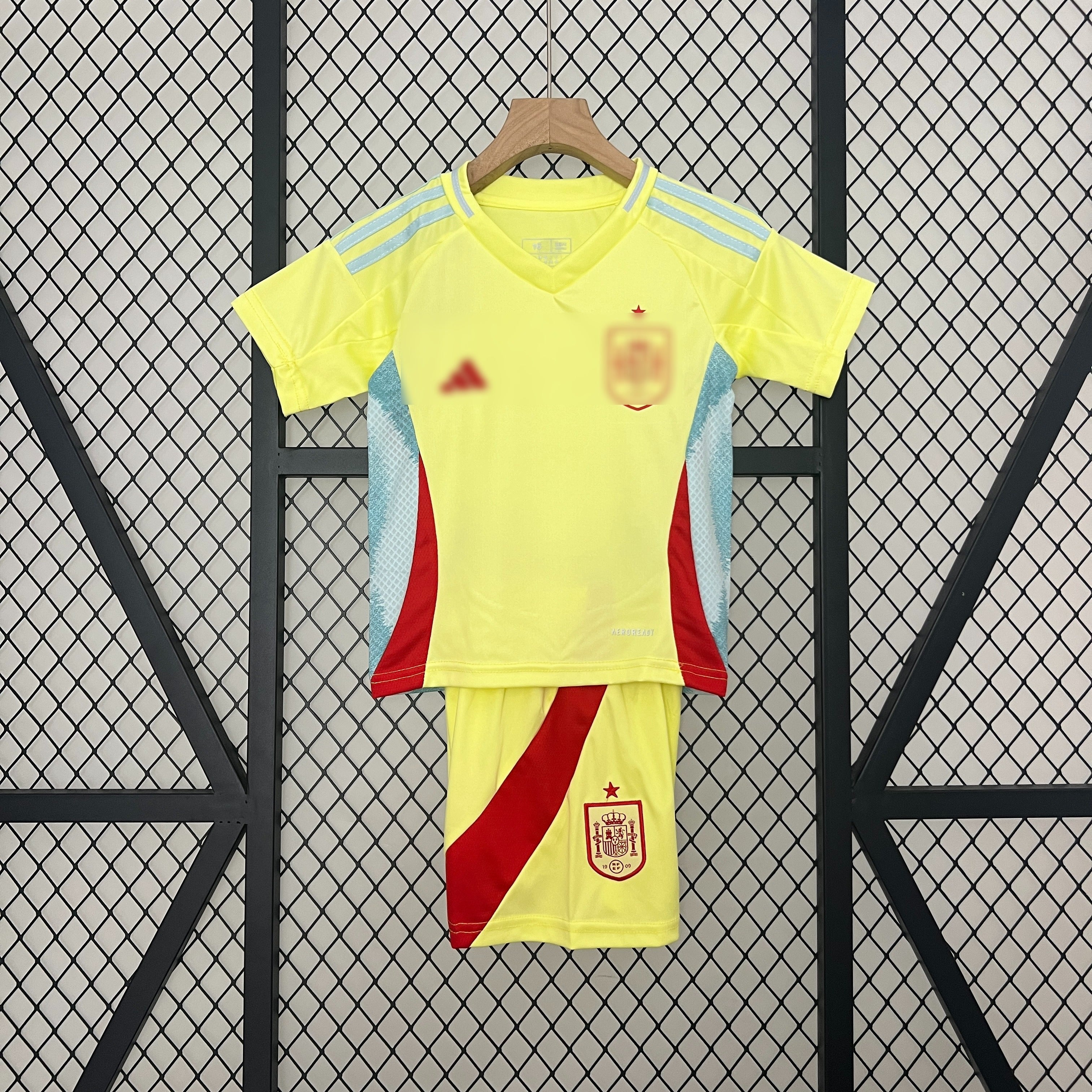 KIT 2024  Spain away