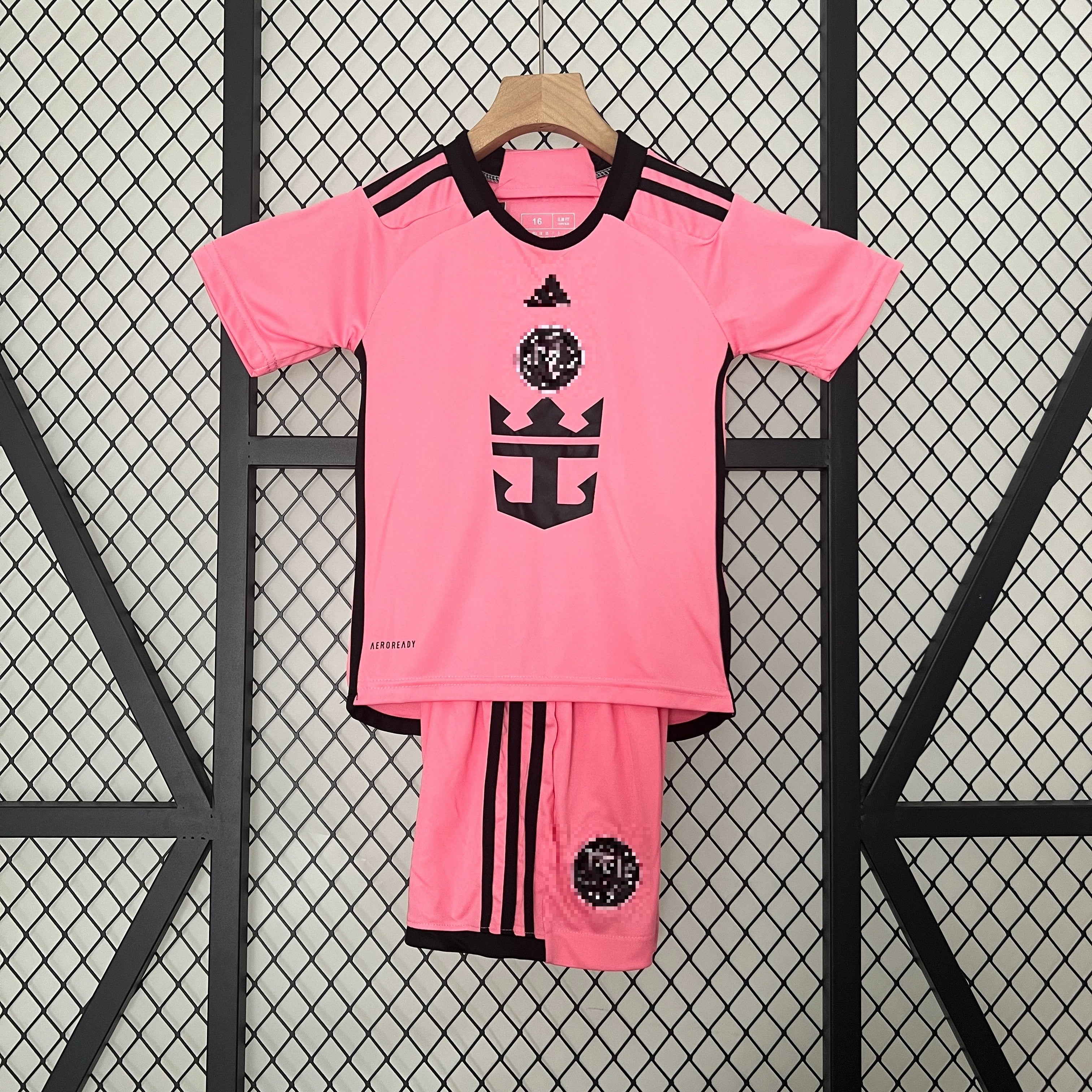 Kit 24/25 Miami home